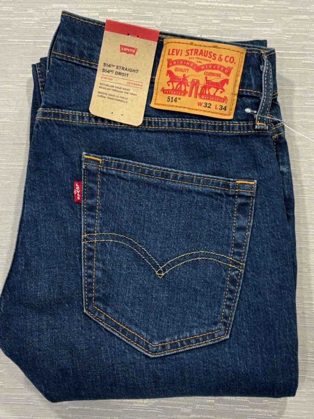 Levis 514 Jeans Mens 32 x 34 Straight Leg Regular Fit Medium Wash Denim Pants